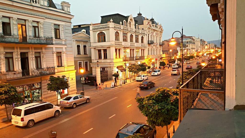 Agmashenebeli95 Aparthotel Tbilisi Buitenkant foto